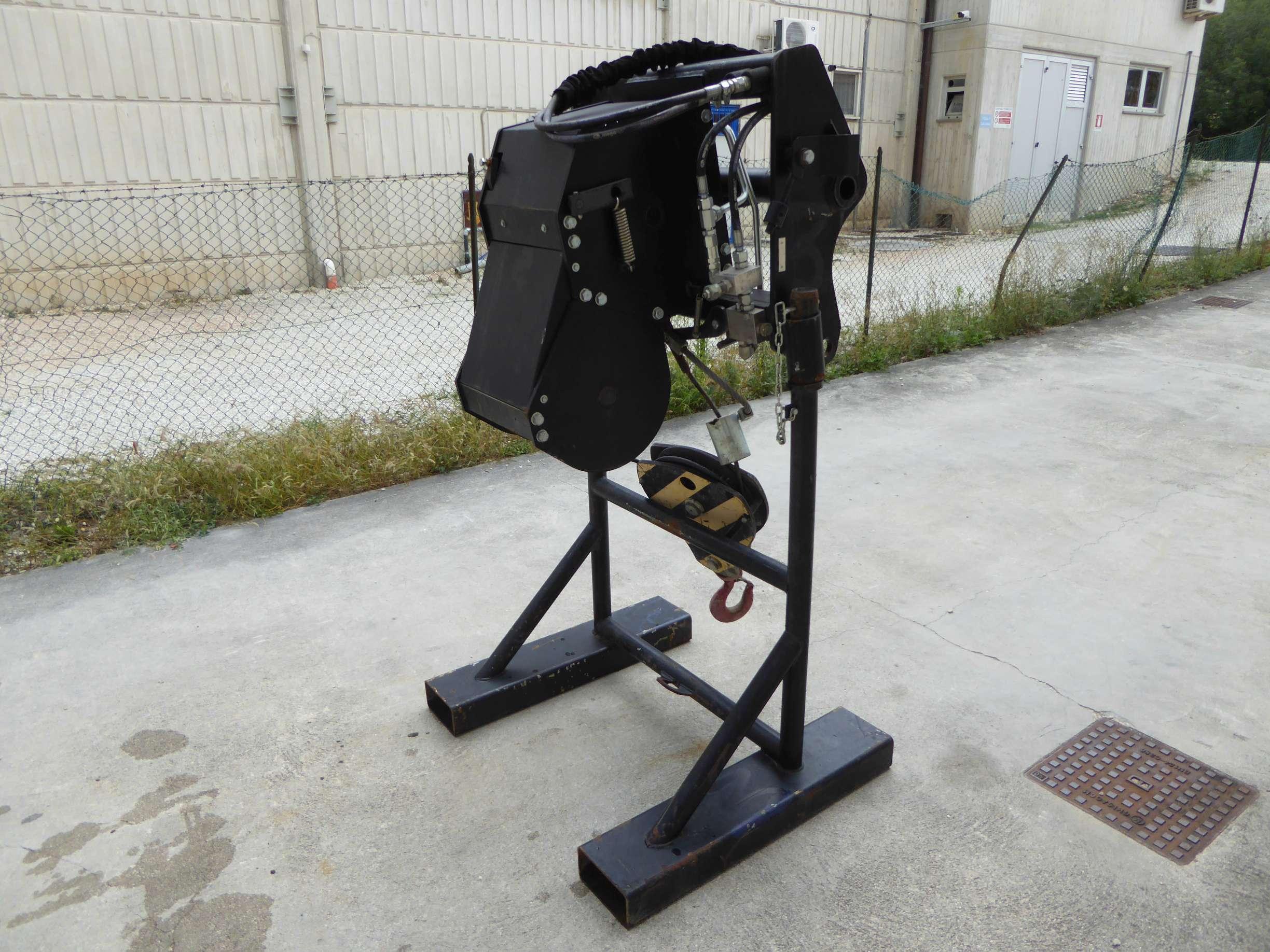 Manitou 4 Ton Attachments Hydraulic winch Piccinini Macchine