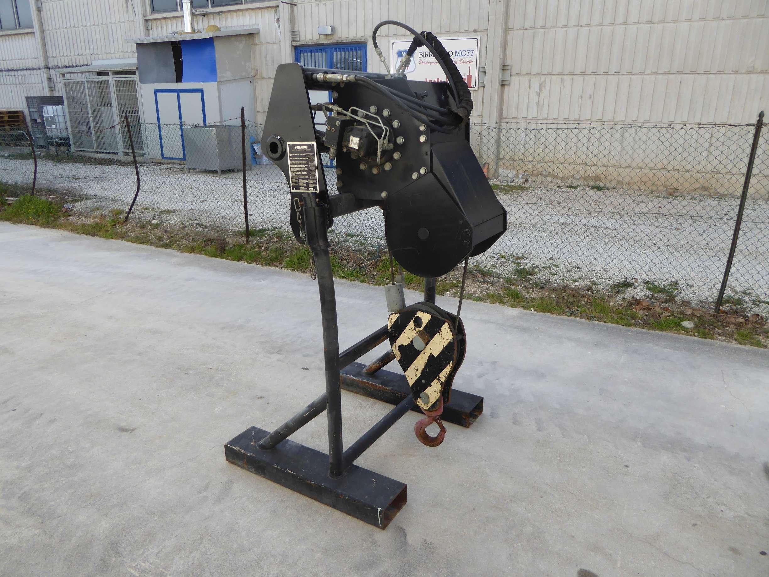 Manitou 5 Ton Attachments Hydraulic winch Piccinini Macchine
