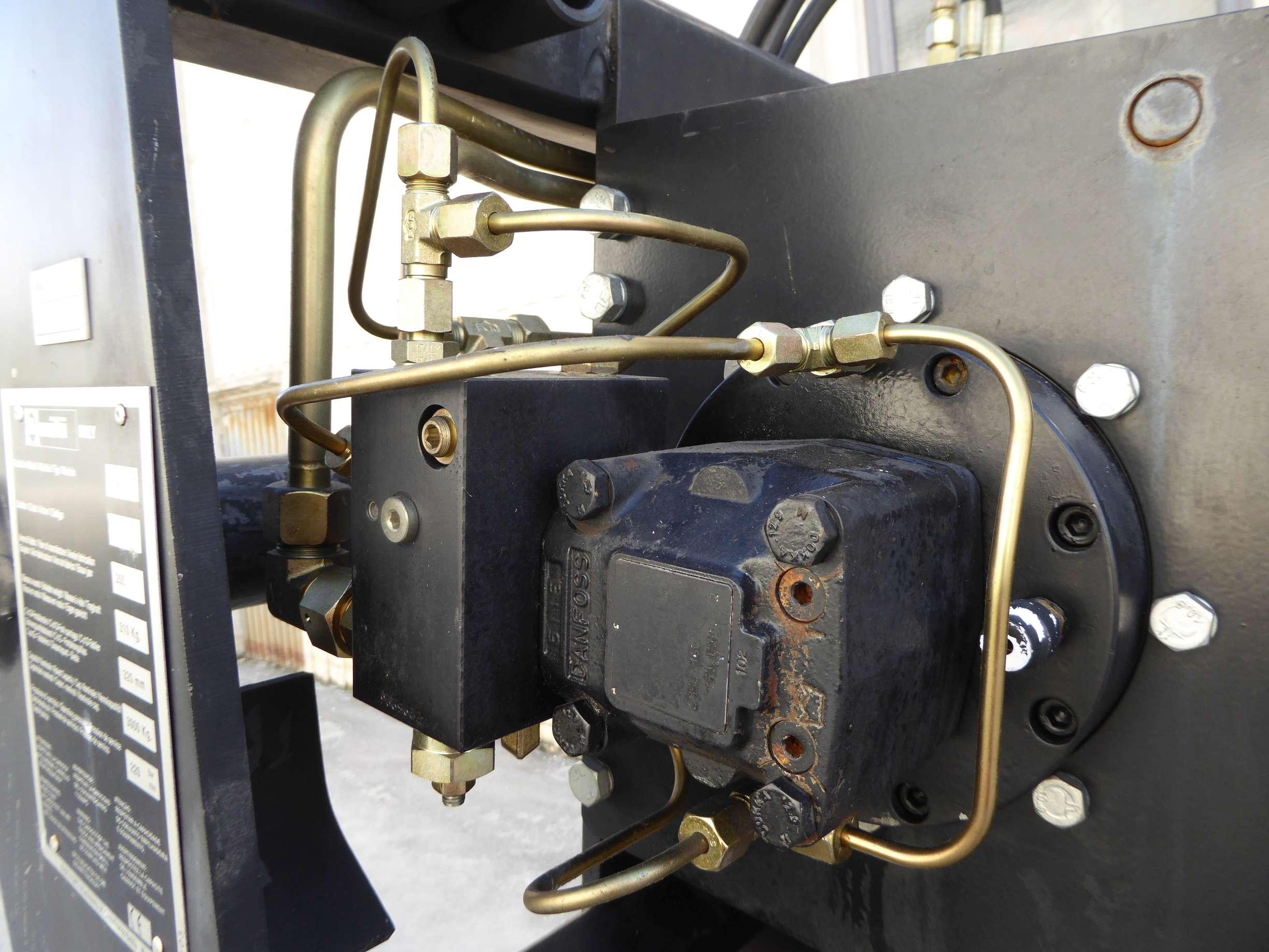 Manitou 3 Ton Attachments Hydraulic winch Piccinini Macchine